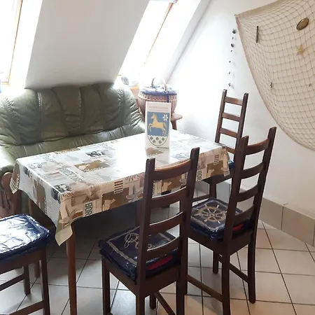 아파트 In Strandnaehe 지로우